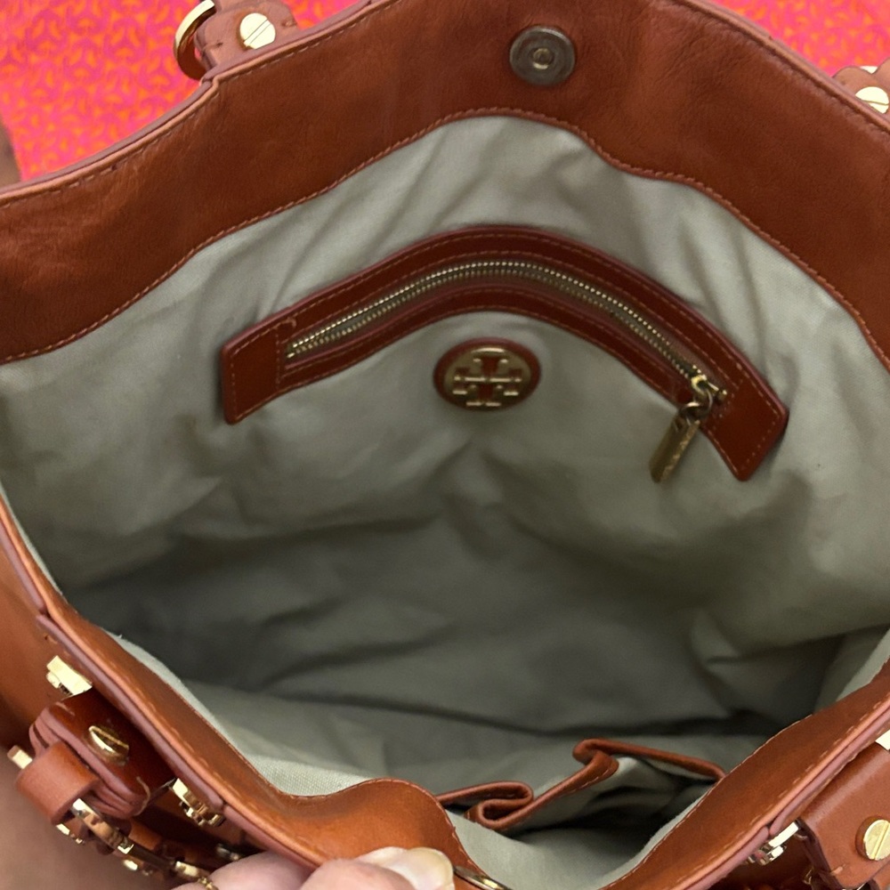 Vintage Tory Burch Cognac Leather Tote with Gold Hardware - Picture 11 of 11